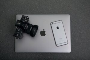 Read more about the article Sekrety retuszu w fotografii produktowej: Jak wyostrzyć detale i poprawić jakość obrazu